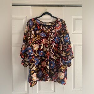 Super cute oversized top / tunic!